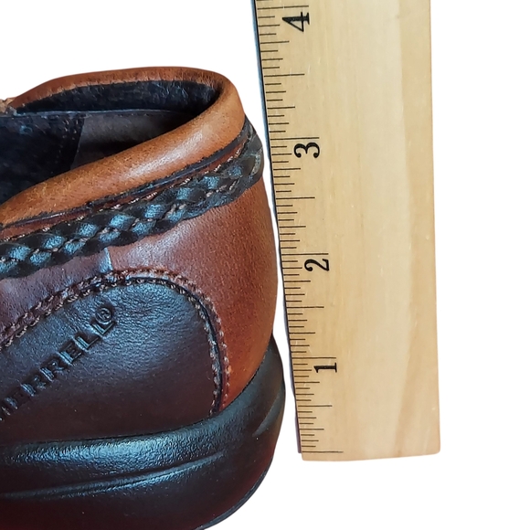 Merrell Brown Leather Flats with Classic Design - Picture 11 of 16